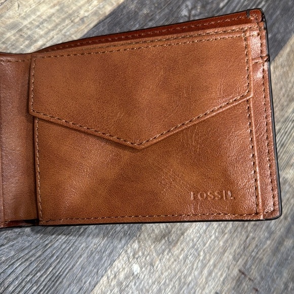 - Fossil wallet for men - Picture 7 of 11